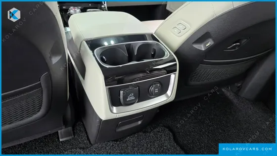 KIA CARNIVAL GASOLINE 7-SEATER SIGNATURE