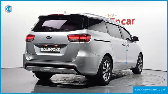 KIA CARNIVAL 9-SEATER LUXURY