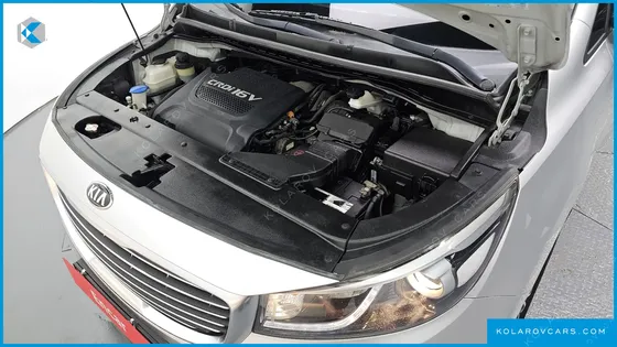 KIA CARNIVAL 9-SEATER LUXURY