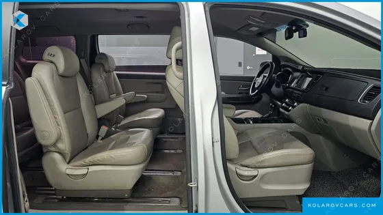 KIA CARNIVAL 9-SEATER LUXURY