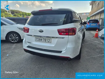 KIA CARNIVAL 11-SEATER DELUXE