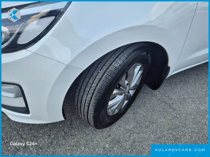 KIA CARNIVAL 11-SEATER DELUXE