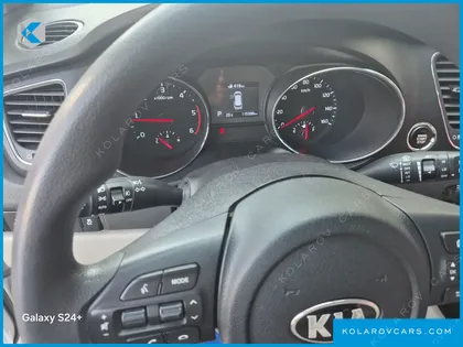 KIA CARNIVAL 11-SEATER DELUXE