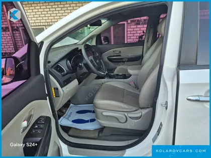 KIA CARNIVAL 11-SEATER DELUXE