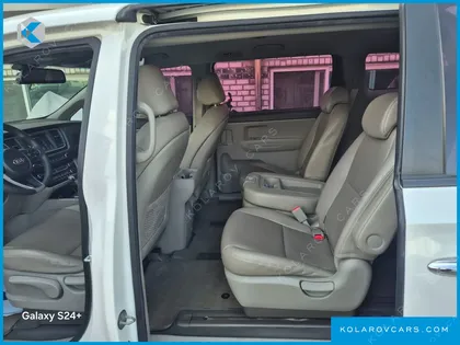 KIA CARNIVAL 11-SEATER DELUXE