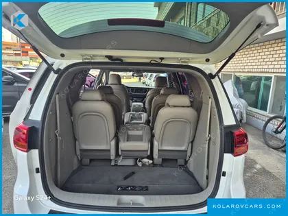 KIA CARNIVAL 11-SEATER DELUXE