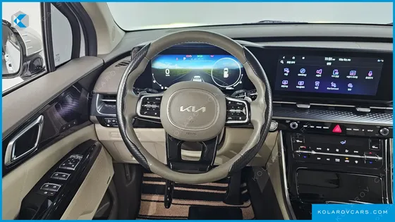 KIA CARNIVAL GASOLINE 7-SEATER HI-LIMOUSINE