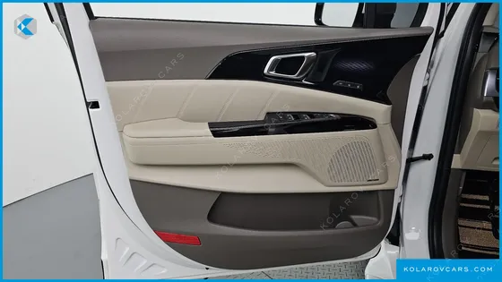 KIA CARNIVAL GASOLINE 7-SEATER HI-LIMOUSINE