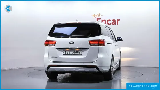 KIA CARNIVAL 9-SEATER NOBLESSE