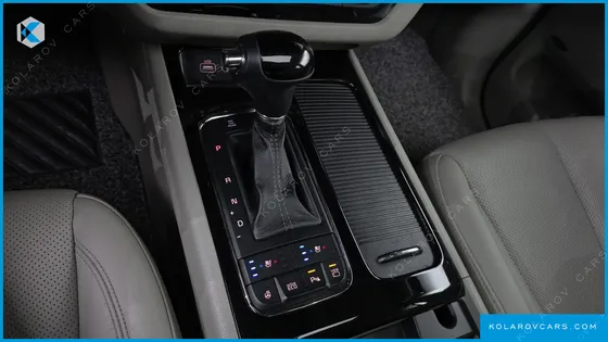 KIA CARNIVAL 9-SEATER NOBLESSE