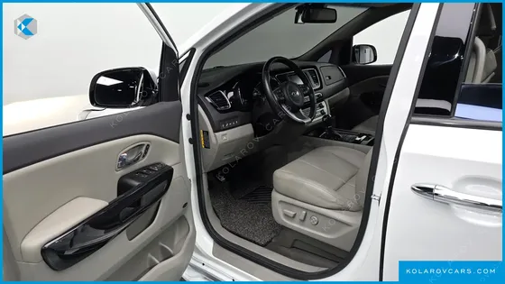 KIA CARNIVAL 9-SEATER NOBLESSE