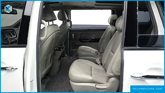 KIA CARNIVAL 9-SEATER NOBLESSE