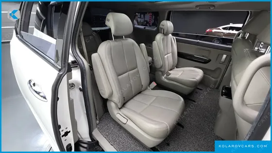 KIA CARNIVAL 9-SEATER NOBLESSE