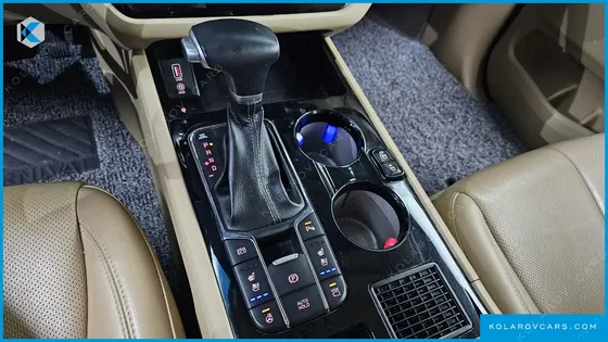 KIA CARNIVAL 9-SEATER HI-LIMOUSINE