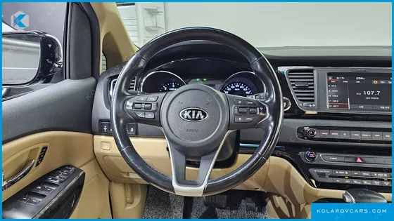 KIA CARNIVAL 9-SEATER HI-LIMOUSINE