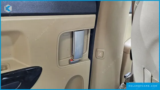 KIA CARNIVAL 9-SEATER HI-LIMOUSINE