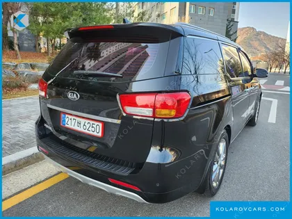 KIA CARNIVAL 9-SEATER NOBLESSE