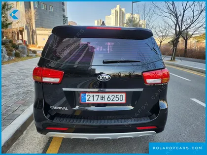 KIA CARNIVAL 9-SEATER NOBLESSE