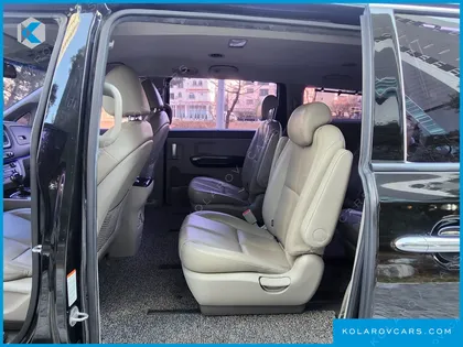 KIA CARNIVAL 9-SEATER NOBLESSE