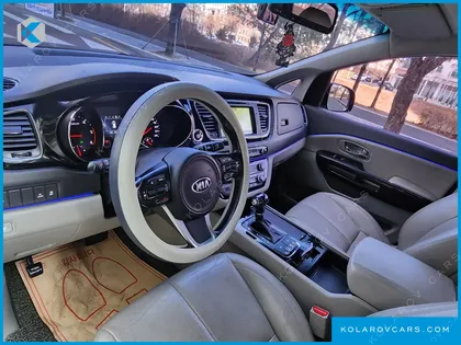 KIA CARNIVAL 9-SEATER NOBLESSE