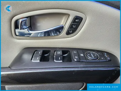 KIA CARNIVAL 9-SEATER NOBLESSE