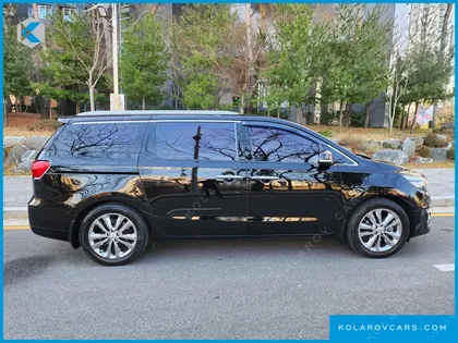 KIA CARNIVAL 9-SEATER NOBLESSE