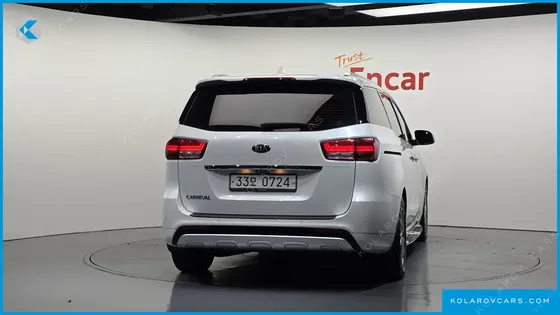 KIA CARNIVAL 9-SEATER PRESTIGE