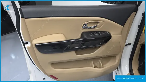 KIA CARNIVAL 9-SEATER PRESTIGE