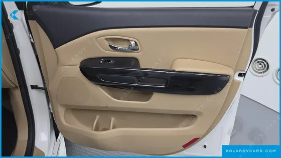 KIA CARNIVAL 9-SEATER PRESTIGE