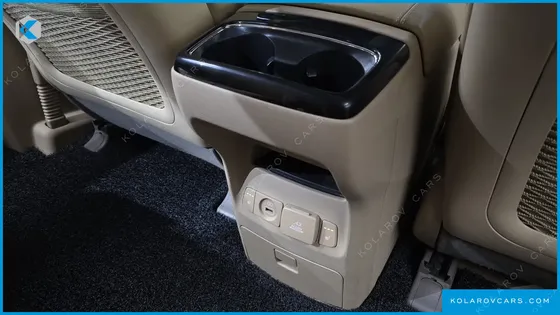 KIA CARNIVAL 9-SEATER PRESTIGE