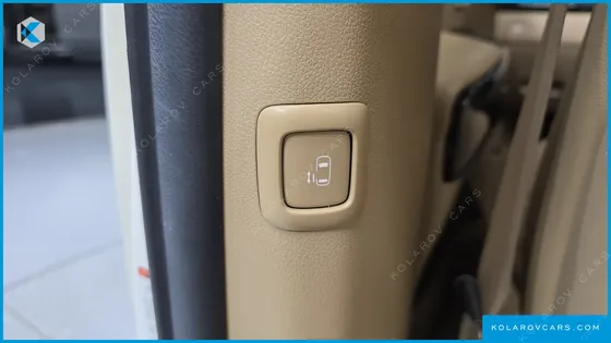 KIA CARNIVAL 9-SEATER PRESTIGE