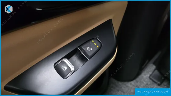 KIA CARNIVAL DIESEL 9-SEATER PRESTIGE