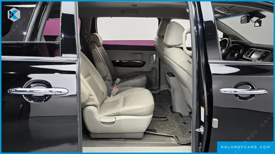 KIA CARNIVAL 9-SEATER PRSTIGE