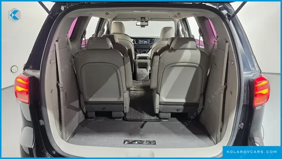 KIA CARNIVAL 9-SEATER PRSTIGE