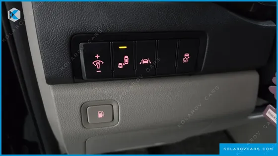 KIA CARNIVAL 9-SEATER PRSTIGE