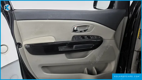 KIA CARNIVAL 9-SEATER PRSTIGE