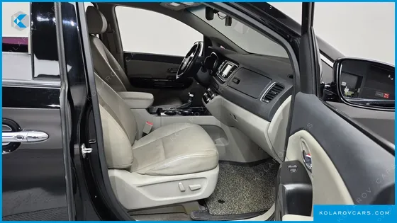 KIA CARNIVAL 9-SEATER PRSTIGE