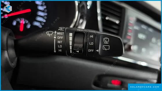 KIA CARNIVAL 9-SEATER PRSTIGE