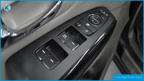 KIA CARNIVAL 9-SEATER PRSTIGE