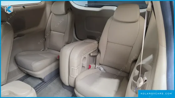 KIA CARNIVAL 11-SEATER PRESTIGE