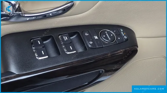 KIA CARNIVAL 11-SEATER PRESTIGE