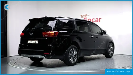 KIA CARNIVAL 9-SEATER LUXURY