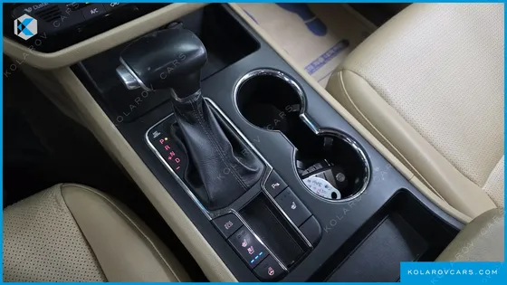 KIA CARNIVAL 9-SEATER LUXURY