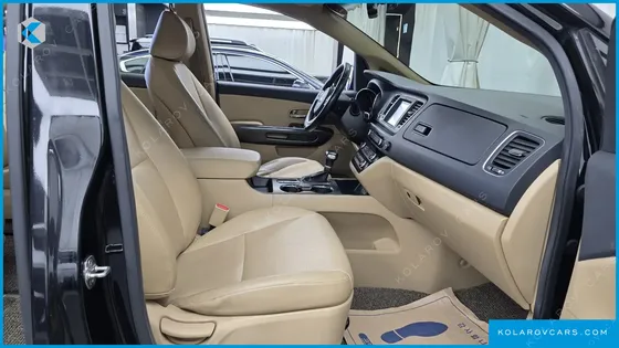 KIA CARNIVAL 9-SEATER LUXURY