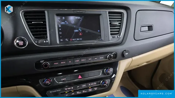 KIA CARNIVAL 9-SEATER LUXURY