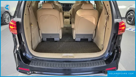 KIA CARNIVAL 9-SEATER LUXURY