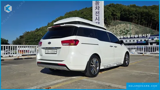 KIA CARNIVAL 9-SEATER NOBLESSE