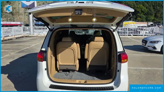 KIA CARNIVAL 9-SEATER NOBLESSE