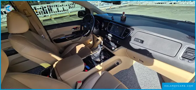 KIA CARNIVAL 9-SEATER NOBLESSE