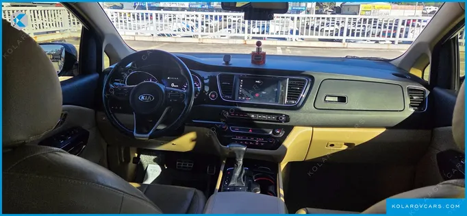 KIA CARNIVAL 9-SEATER NOBLESSE